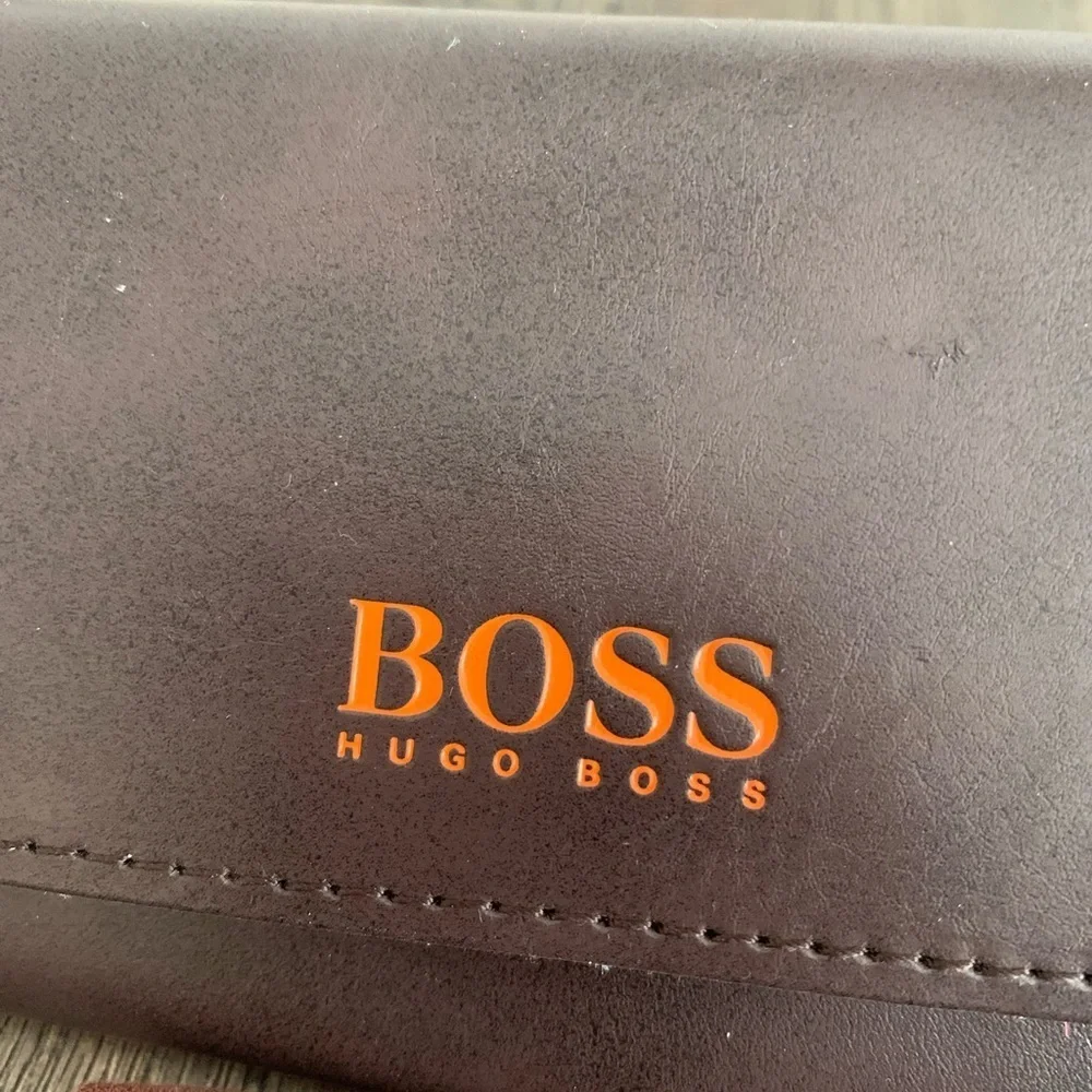 𝅺Hugo Boss sunglasses case